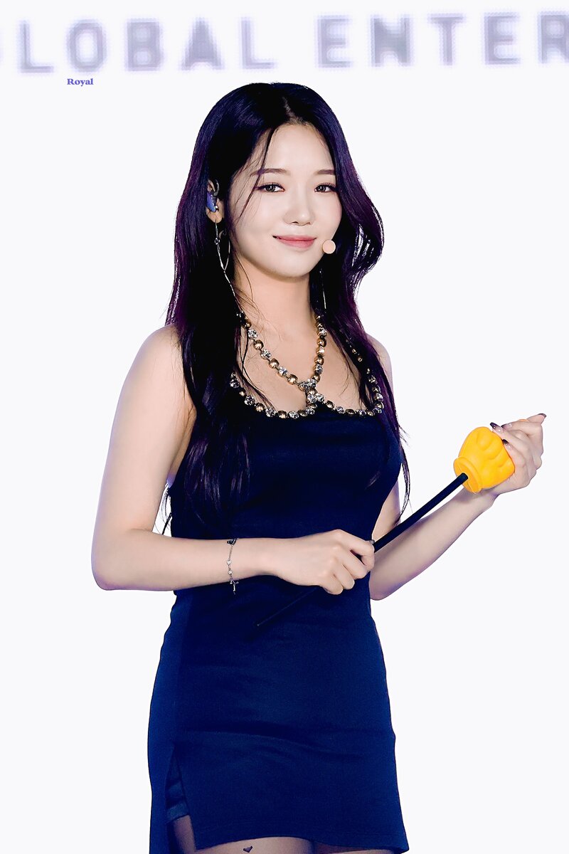  프로미스나인 노지선 - 검정스타킹 무대 직캠 사진