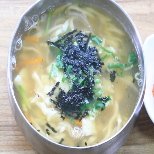  금호동 신금호역 맛집 코끼리냉면손칼국수 생방송 투데이 손칼국수