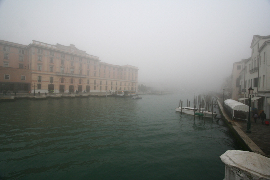 구름에-휩싸인-베네치아