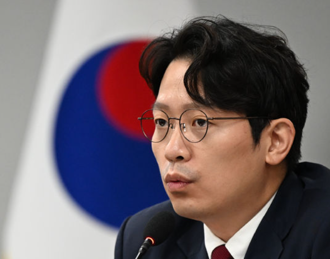 이기인