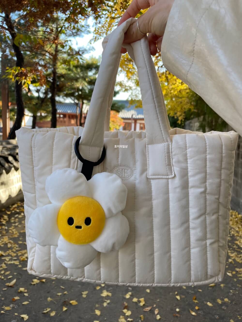 시엔느 패딩백 (Sienne Padding Bag) - 가벼운 모습