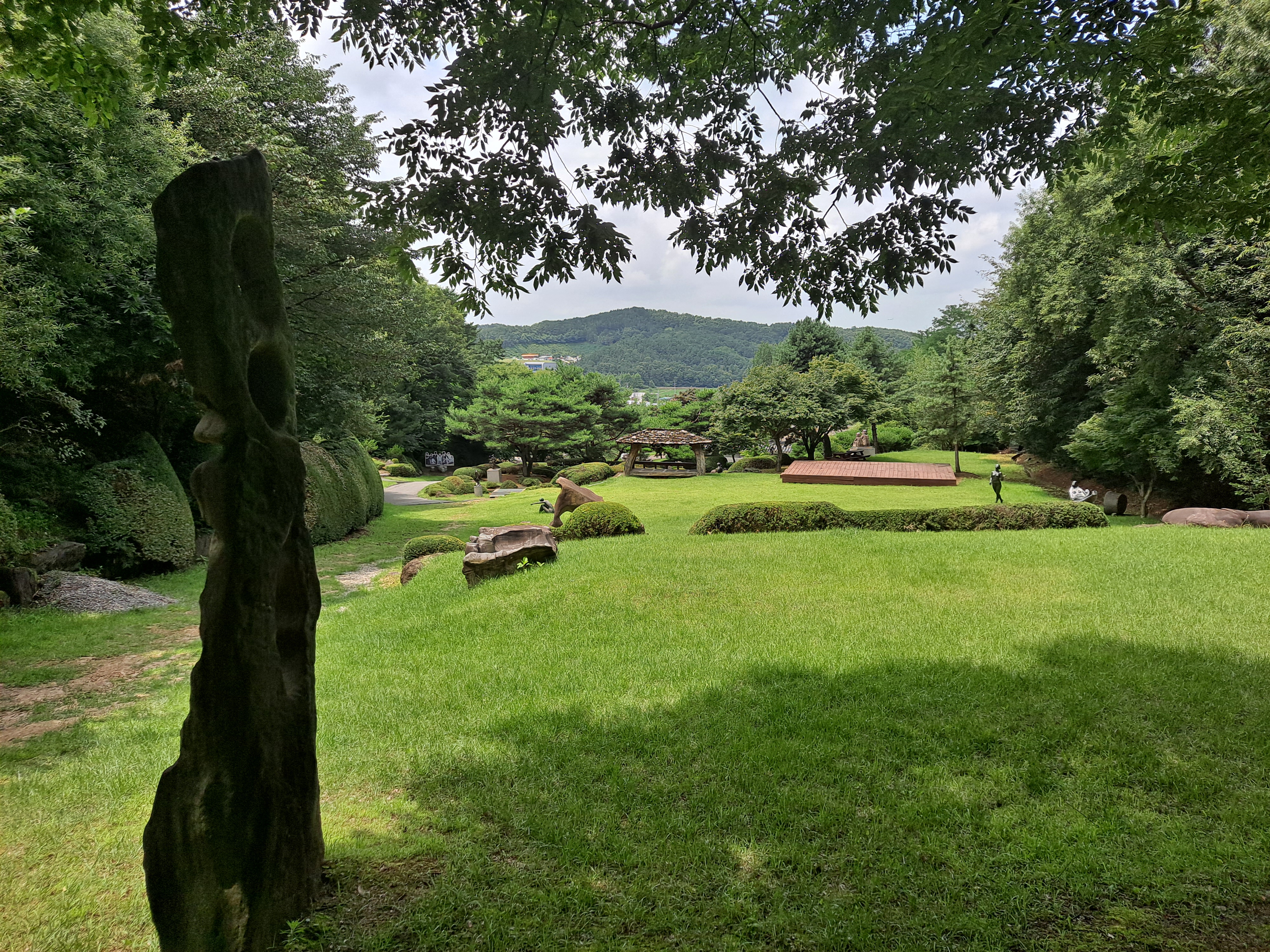  청주 운보의집 조각.수석공원