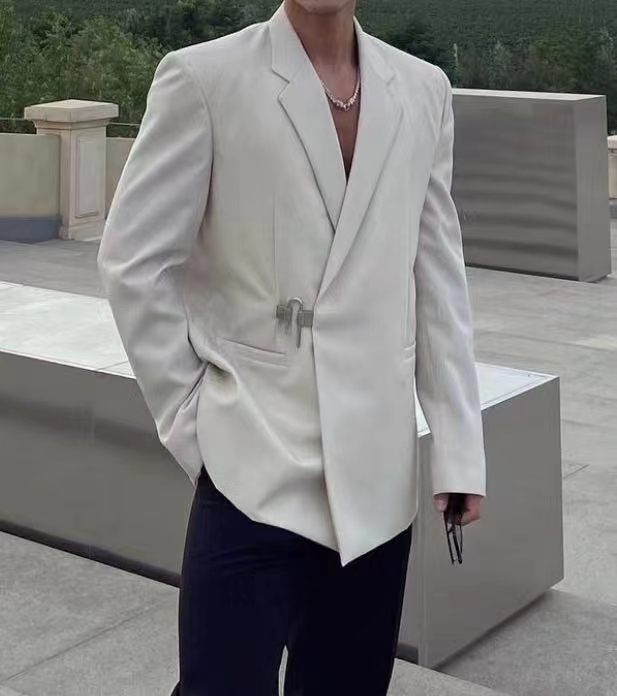  [GIVENCHY] 지방시 자물쇠 장식 블레이저 자켓 BM30AR11PP