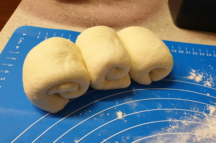 삼절접기된 3개 반죽