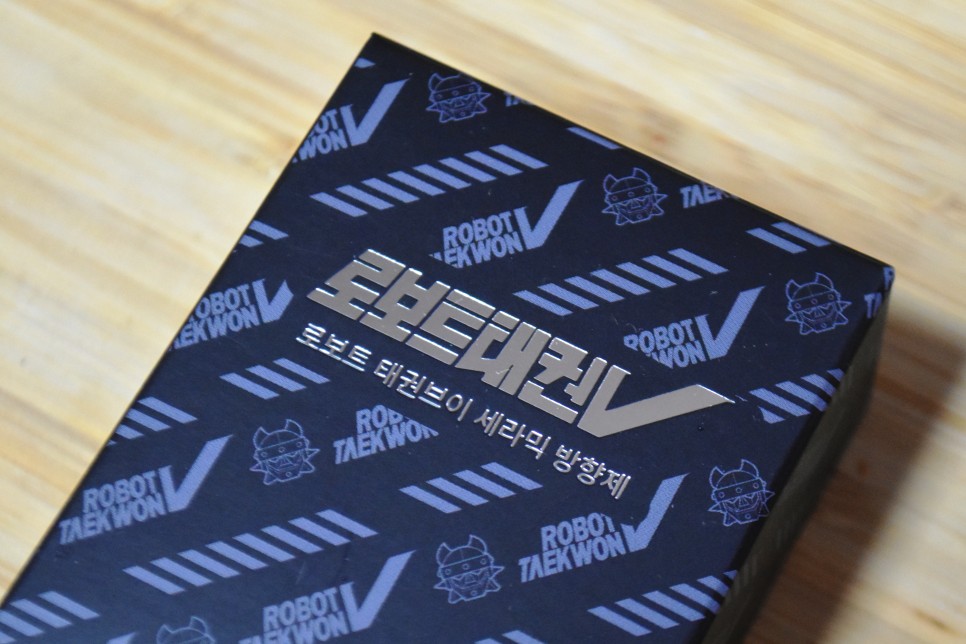 로봇태권V 자동차방향제!! 미학적으로도 완벽하고 새로운 자동차선물로도 굿~ [레모토로봇태권V 차량용방향제] 탄탄하게 키덜트 감성을 자극하는 힙트로풍의 17