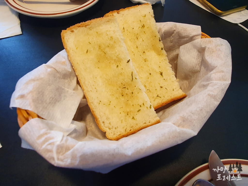 운멜로랩 식전 빵