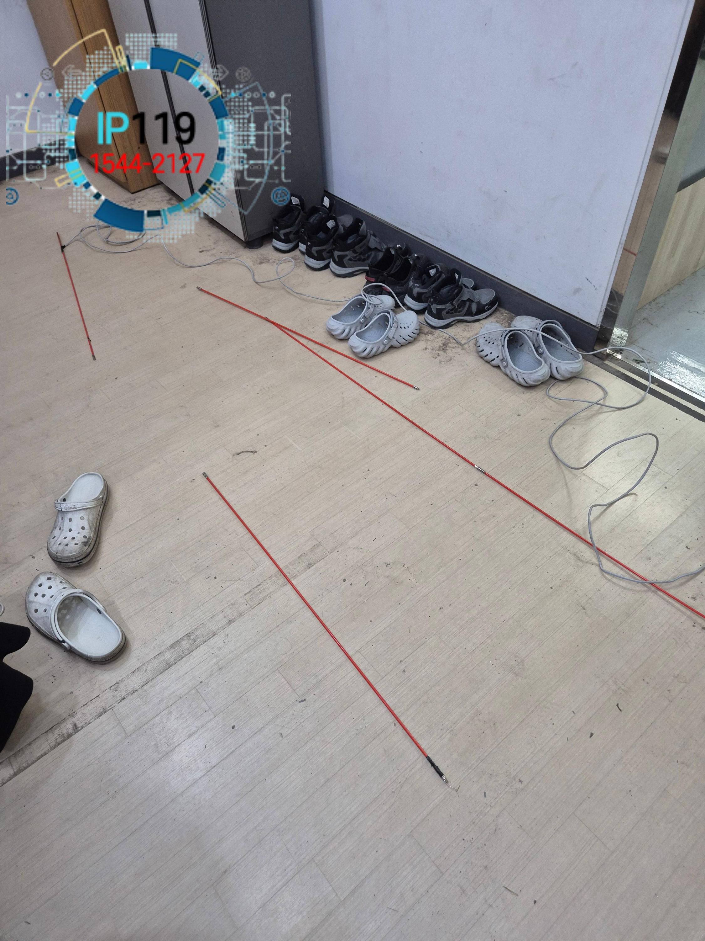 군산 공장 인터넷선 추가 설치, 천장 배선으로 벽면까지 깔끔하게 시공한 현장