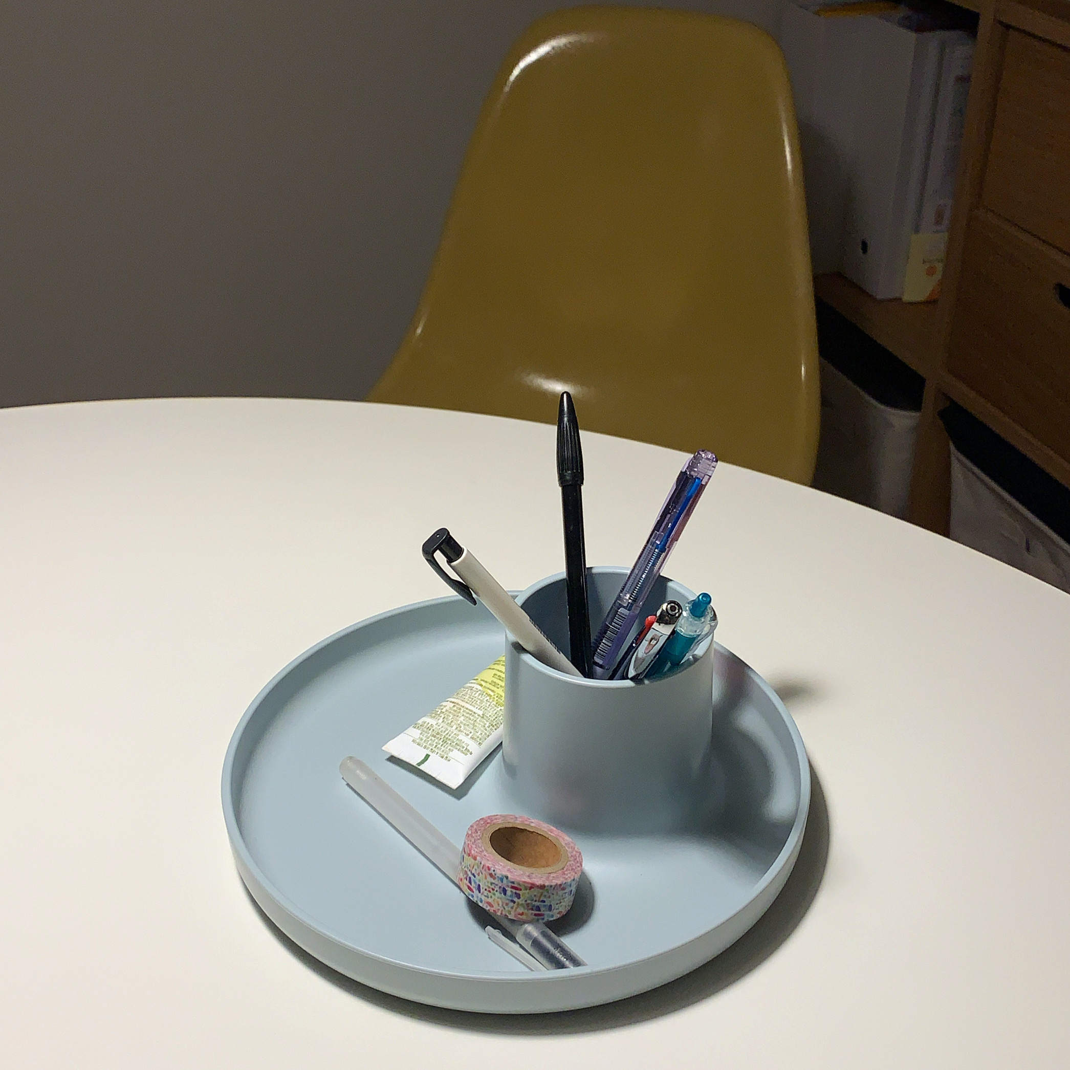  인테리어 소품 추천, 비트라(Vitra) 트레이 오타이디 스카이그레이