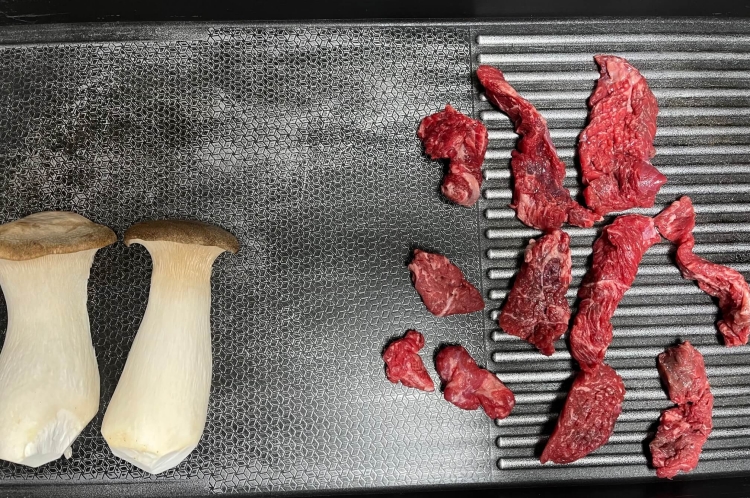쇠고기를 구우려고 셋팅하는 사진