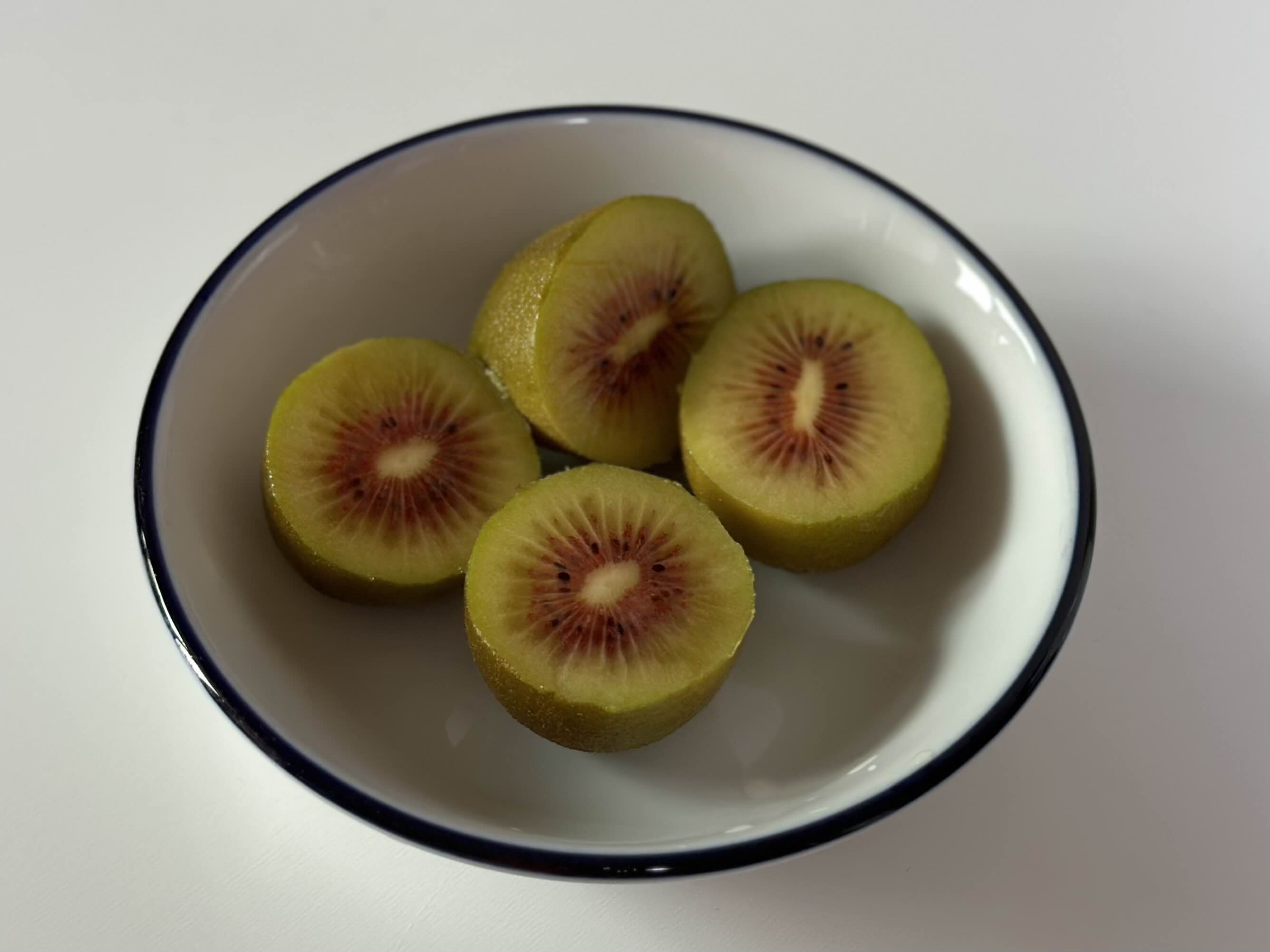  가을 겨울 제철 과일 제주 레드키위 맛있게 즐기는 방법 (과일 후숙 방법, 보관법)