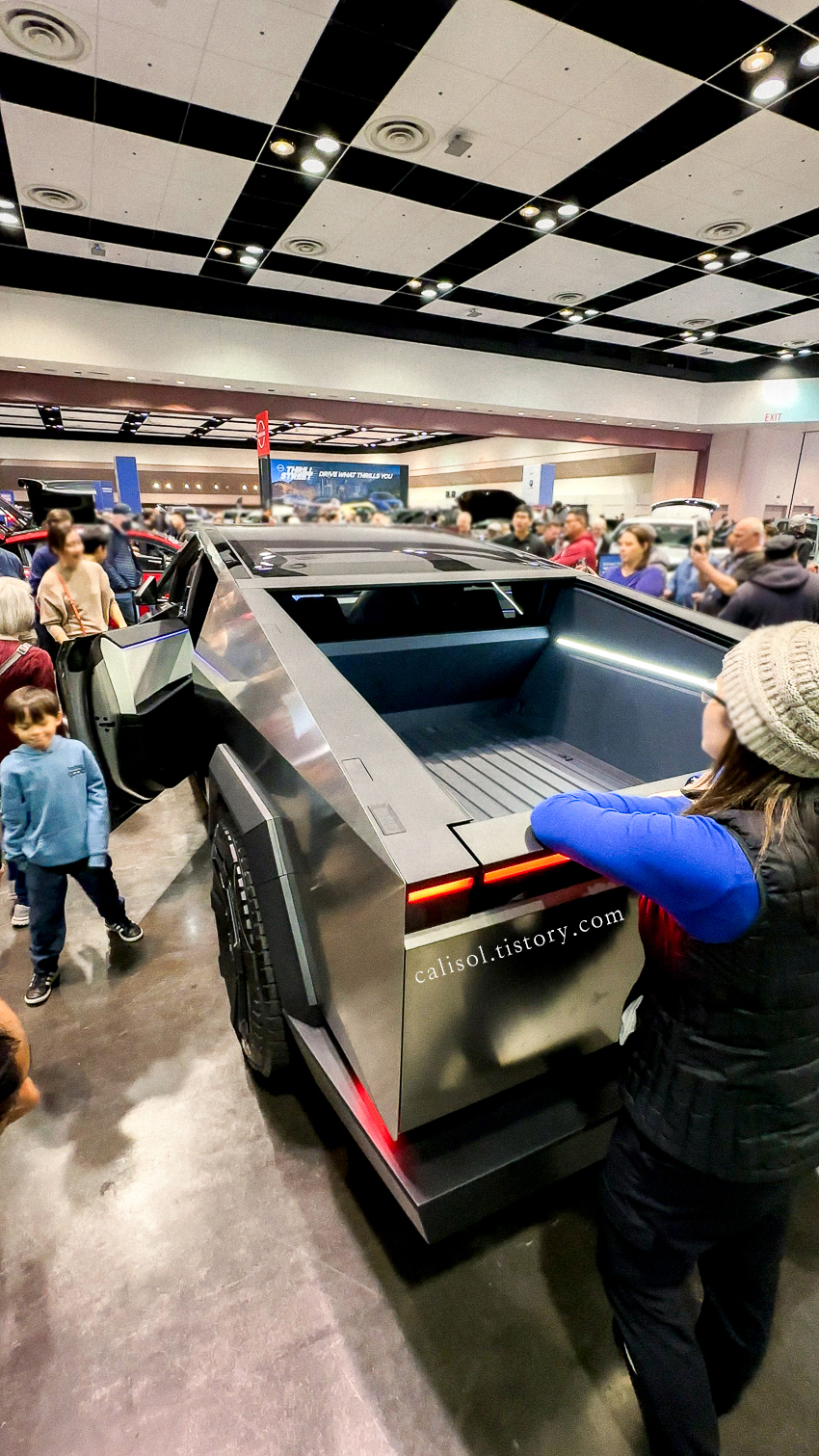 실리콘 밸리 오토 쇼 Silicon Valley Auto Show 테슬라 사이버트럭 트렁크
