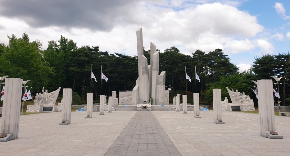  특별한 날, 수원 현충탑과 인계예술공원 산책