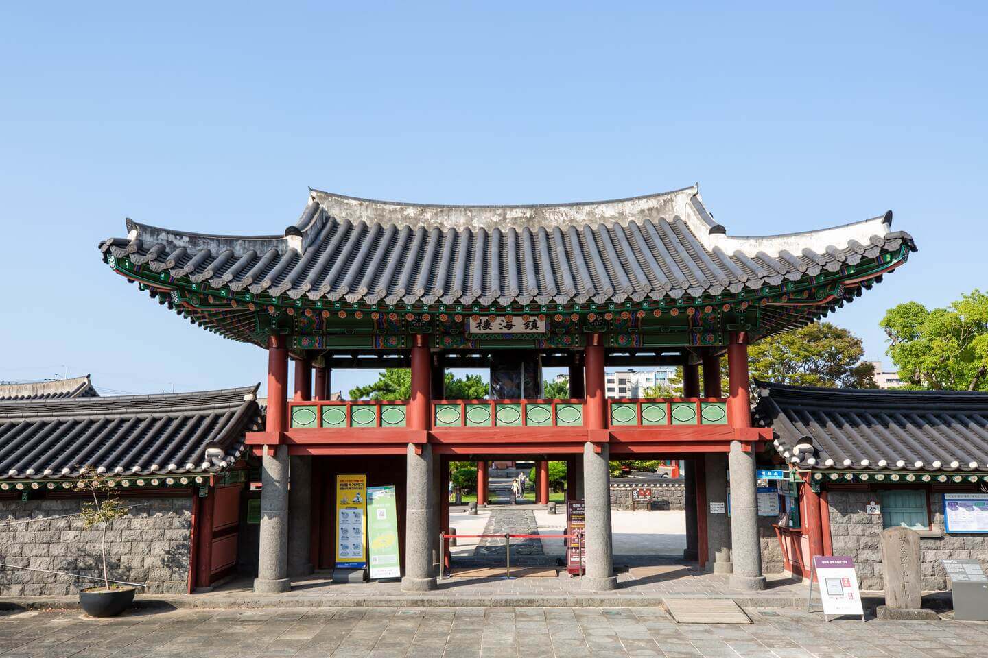  제주도 필수코스 핫플레이스팟 관광지<제주목 관아> #제주시내 #공항근처 #제주북쪽여행 #관덕정 #포토스팟 #인생샷 #제주힐링 #뷰맛집 #근처맛집 #제주역사 #윤스커피 #농땡이연구소