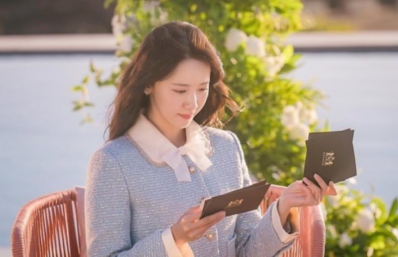  킹더랜드 배우 이준호 사복 패션 엿보기,   킹더랜드 윤아 패션 알아보기