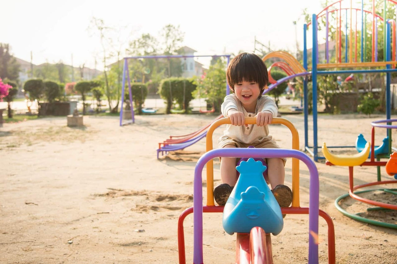 "아내가 세상 떠나고 아내의 빈자리는 크기만 합니다."하지만 이제 겨우 5살 된 아들 녀석이 출장 다녀온 저에게 건넨 한마디에 저는 주저앉아 오열하고 말았습니다