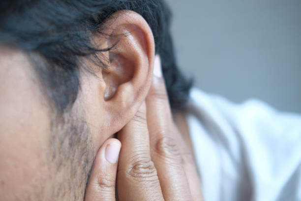 귀가 먹먹한 증상 8가지와 이유 및 해결 방법