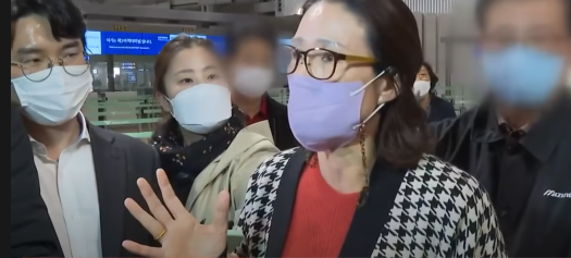  이다영 이재영 엄마 김경희 딸들에게 고개들어라! 공항에서 즉석 인터뷰 내용