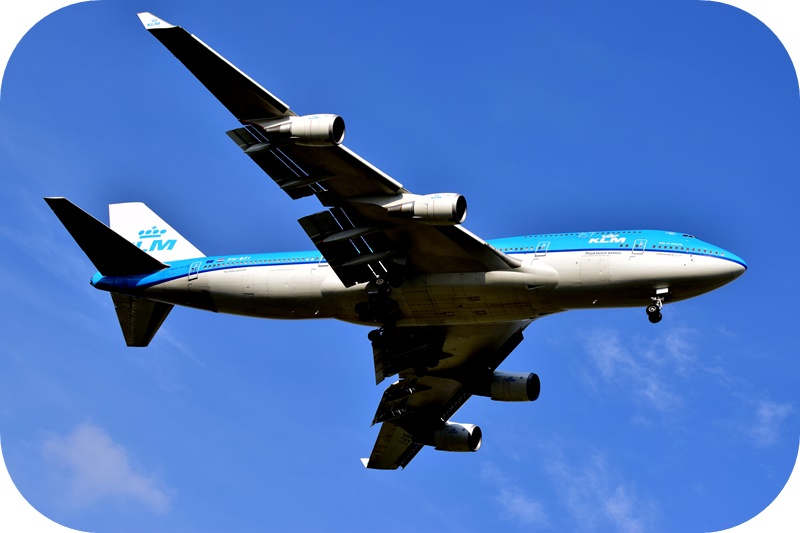 KLM-보잉-B747-여객기-푸른-하늘-비행중