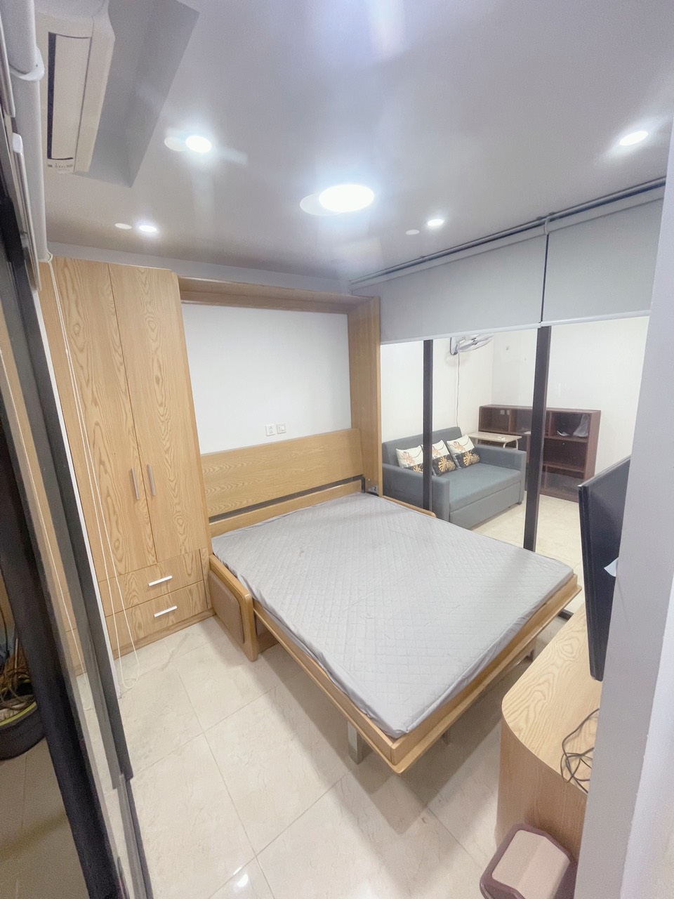  [디캐피탈 임대 정보] 디캐피탈 스튜디오/ 풀옵션/ 1200만동- 0968650193
