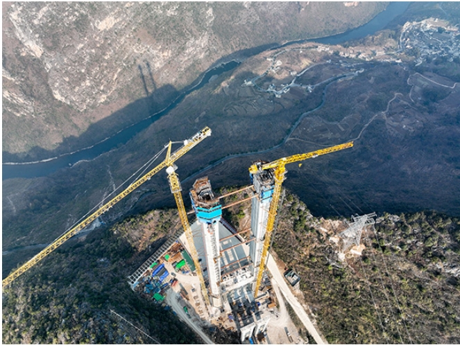 세계 최고 높이 구이저우 그랜드캐니언 교량...200층 높이와 맞먹어 VIDEO: World’s highest bridge to be completed in mid-2025 in SW China