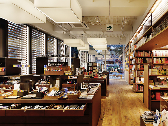 츠타야 서점 Daikanyama T-Site (일본 도쿄)
