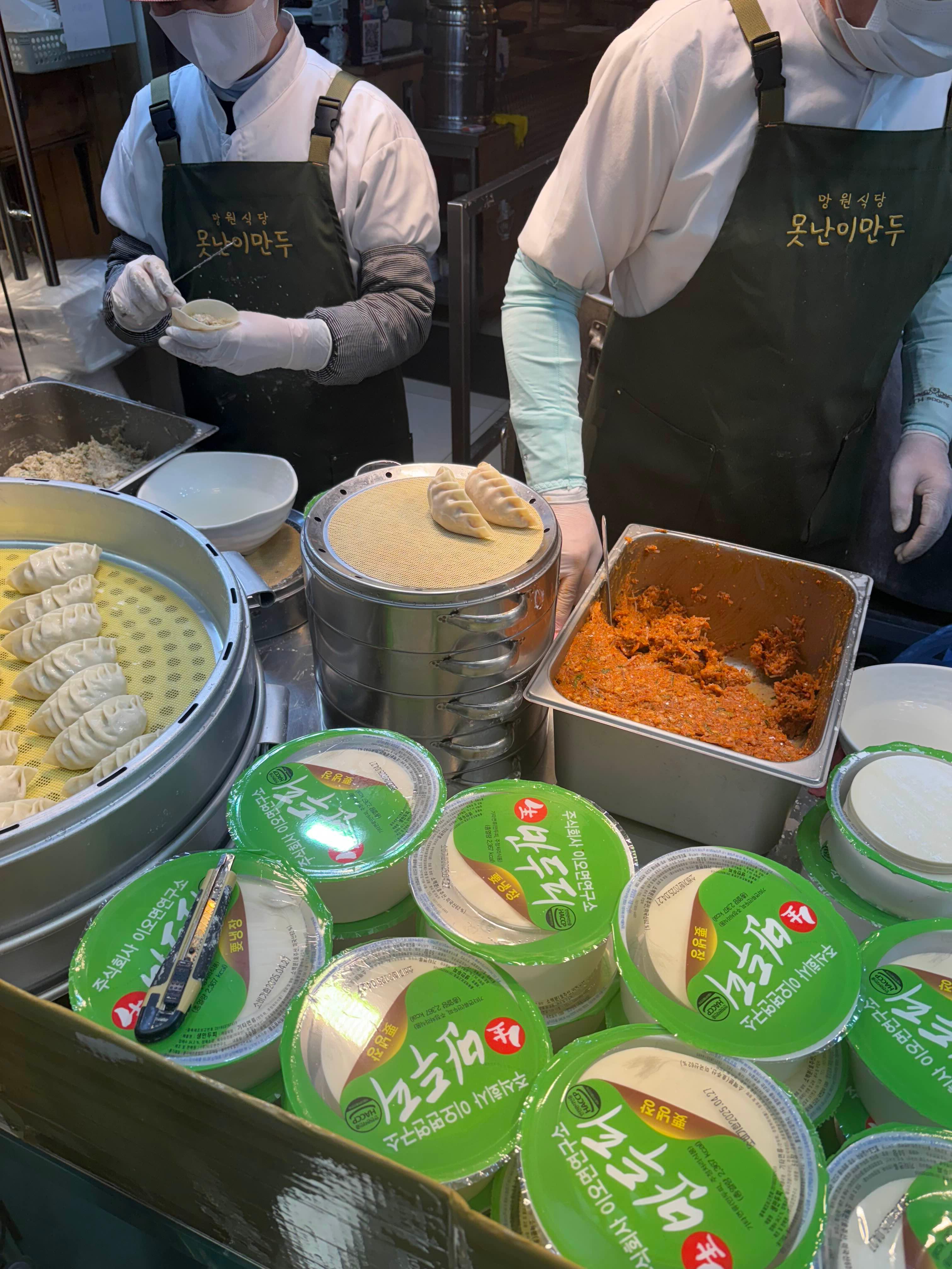 alt=&quot;망원시장 망원식당 직접 빚어 더 맛있는 수제만두 맛집&quot;