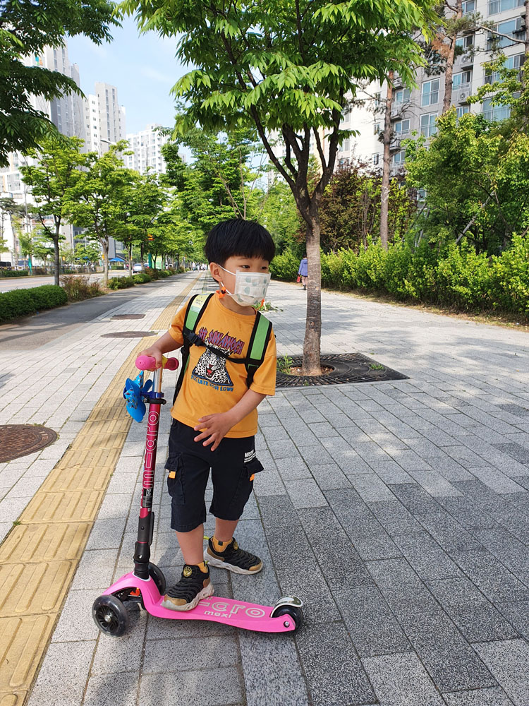 매장구매&6개월사용 리뷰(feat.교통사고ㅠㅠ) 마이크로킥보드 맥시T 폴더블 디럭스 쇼킹핑크 18