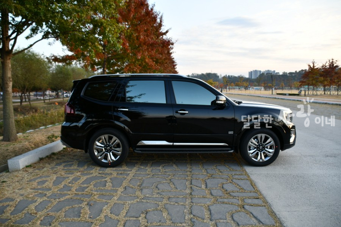 Majave the Master Platinum 7인승 실내가 압도적입니다. 28