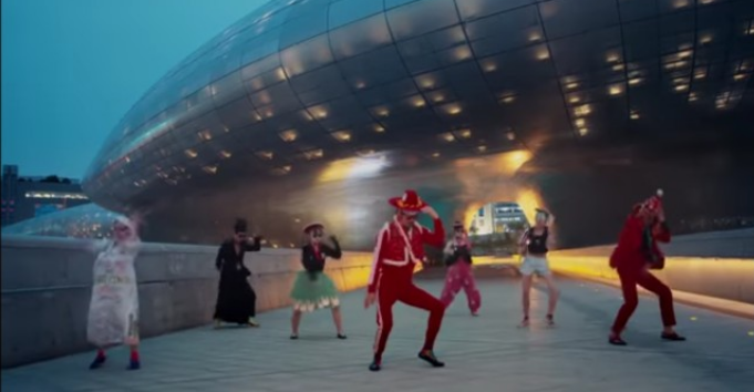  "범 내려온다." 이날치밴드