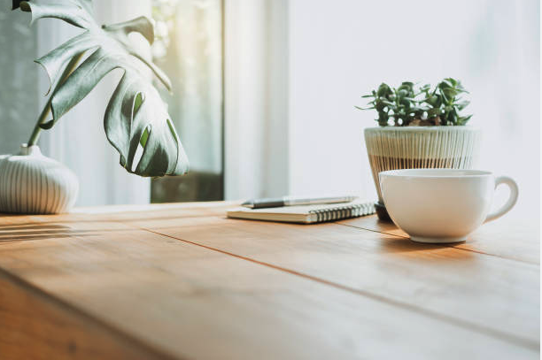  [Reduce stress] Plants can help to improve air quality and reduce stress, which can enhance productivity.