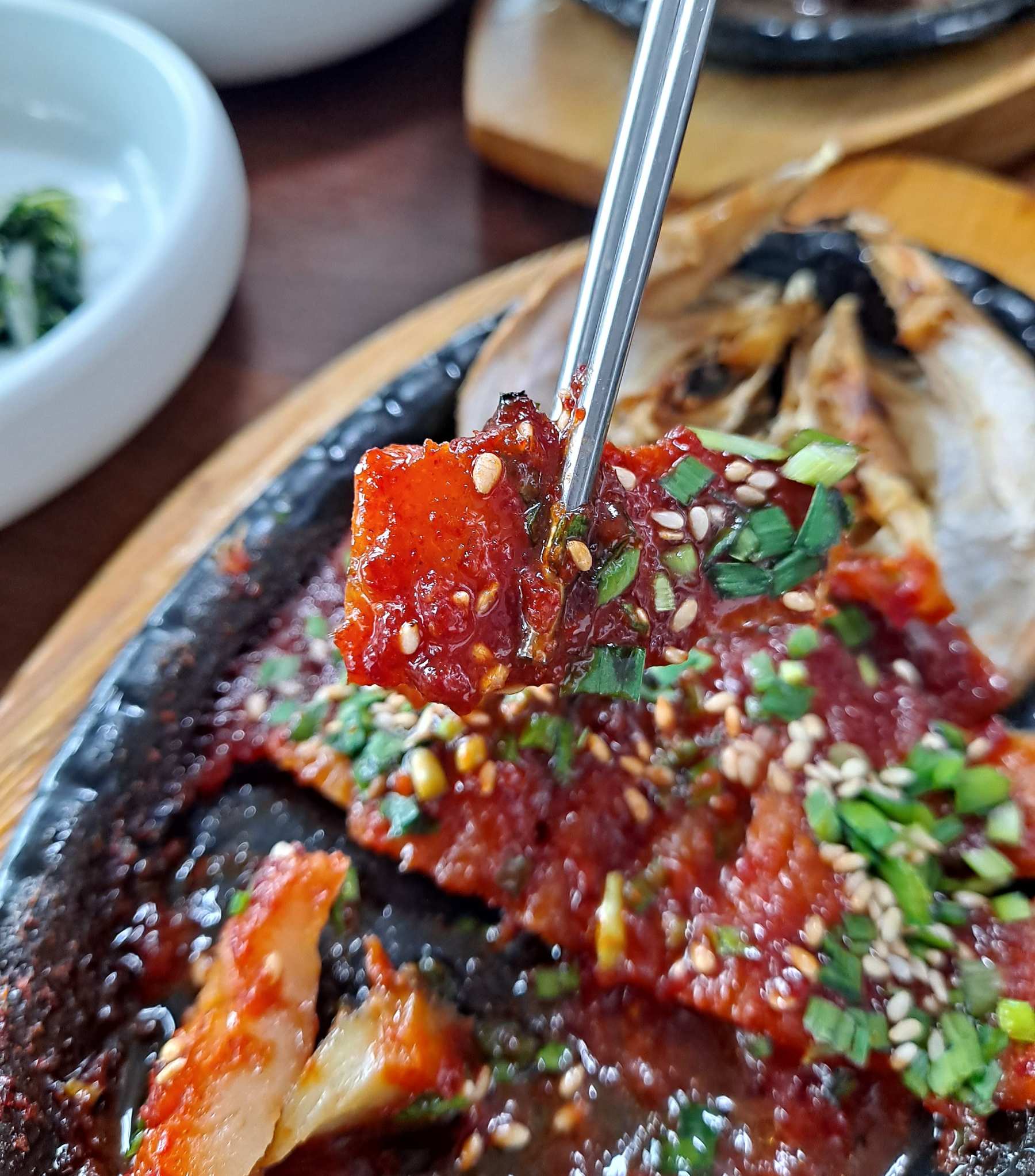 청설 생선조림 한조각
