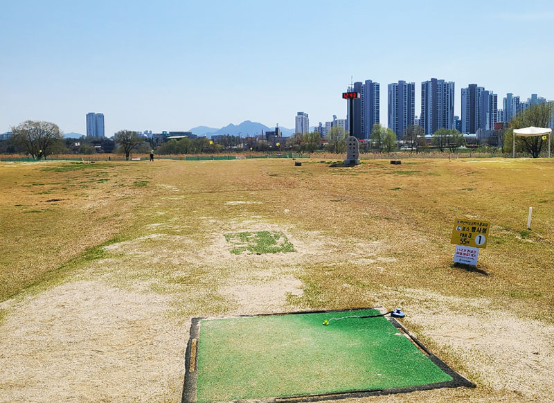 아산 이순신파크골프장. 충청남도 아산시 온천동 849 (곡교천시민체육공원 내)