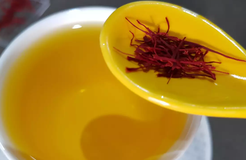 Benefits and side effects of saffron tea