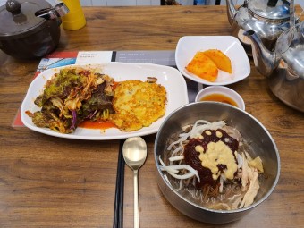 막국수 닭무침 닭곰탕