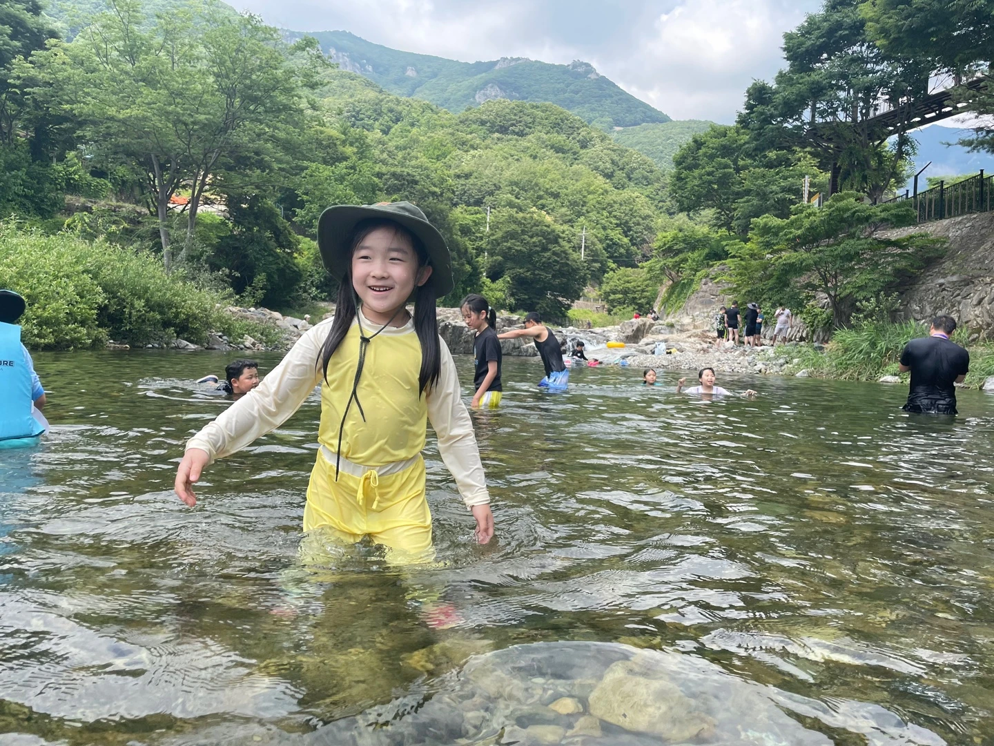 밀양 표층사 계곡