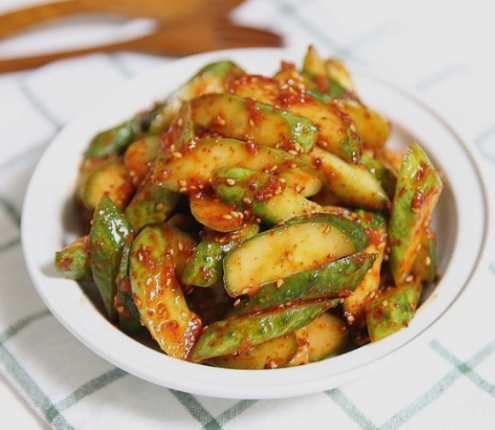  "오이무침, 여름철 입맛 돋우는 상큼한 반찬"