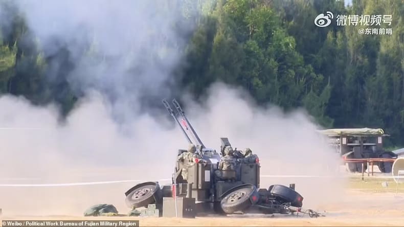 일촉즉발...중국 vs 대만 전쟁 일어날 것인가? VIDEO: Chinese military organise air defence to shoot live ammunition