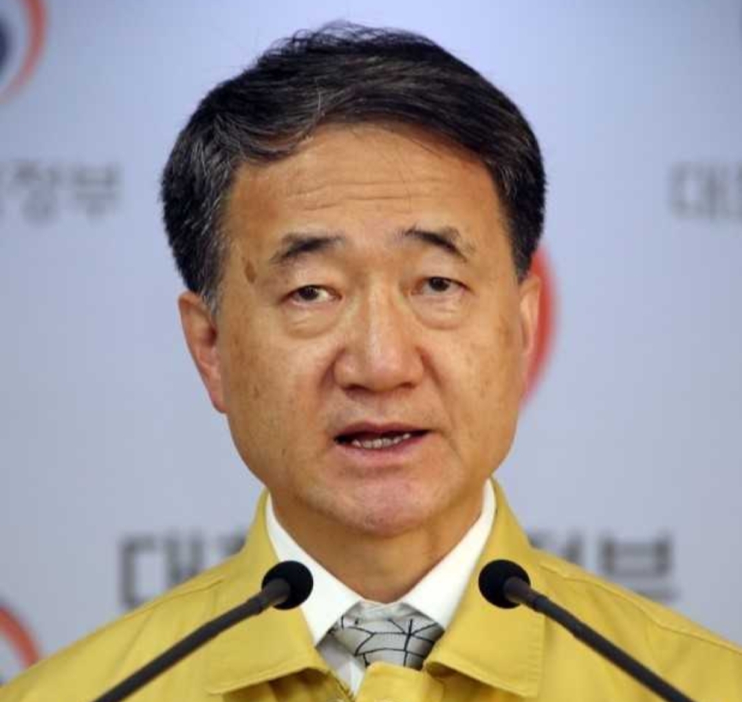  등교 연기 아직은 계획 없다는 정부