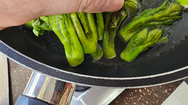 두릅을 데치면 두릅숙회 완성