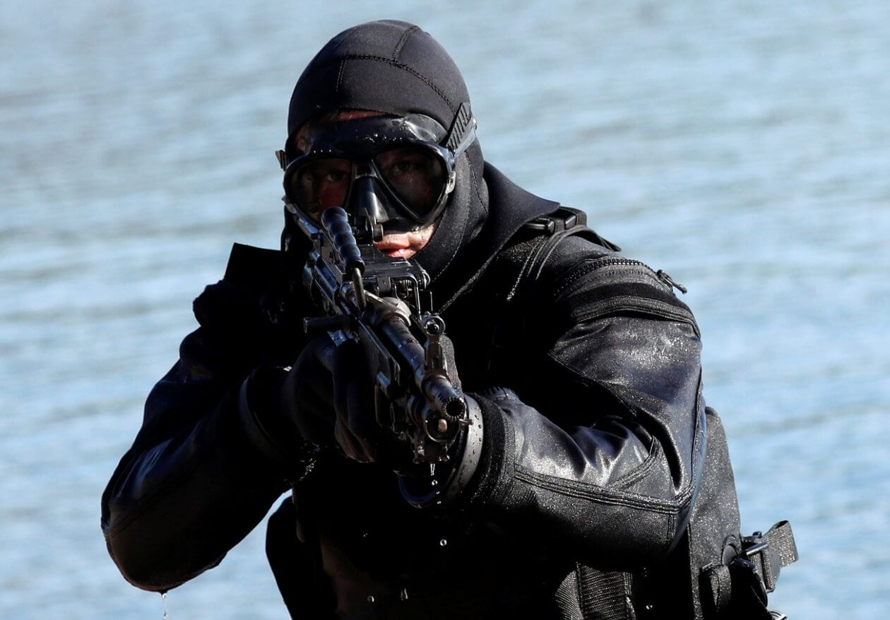  APS 와 ASM-DT 수중 소총 VIDEO: Russia upgrades amphibious rifles for commando swimmers ㅣ Fire the 'Needlegun': Yes, Russia Built Underwater Rifles