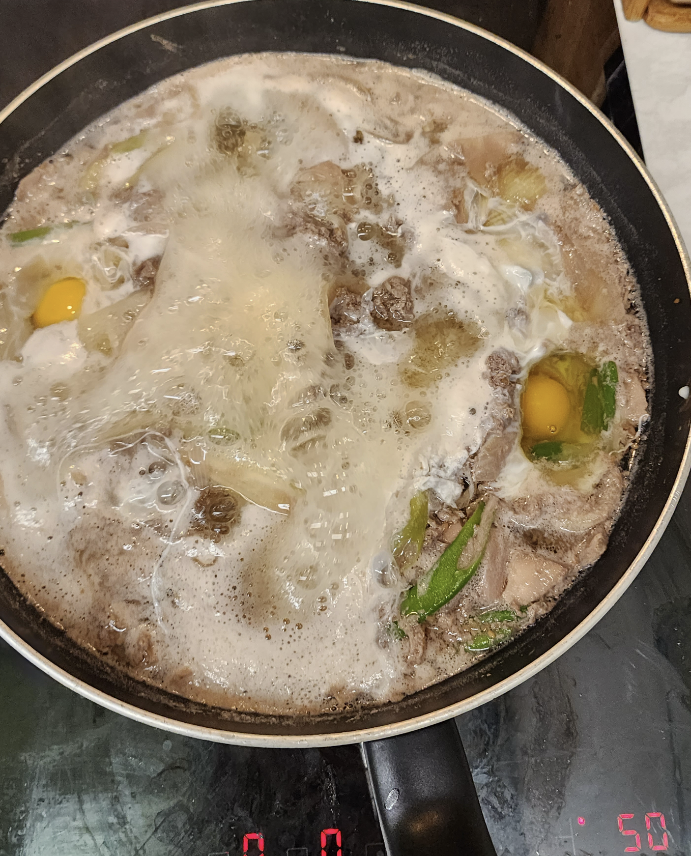계란반숙소불고기전골요리 계란탁 투하