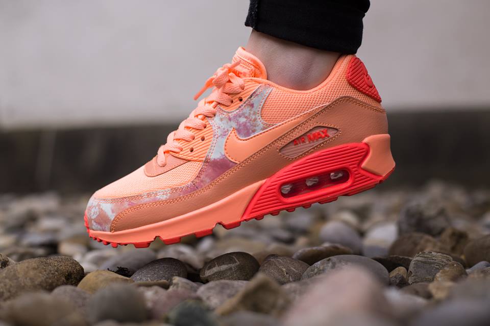 air max 90 hot lava