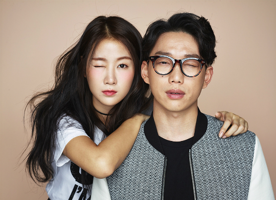 권정열 나이 프로필 키 결혼 아내 김윤주 인스타 10cm 과거 머리 화보 패션 안경