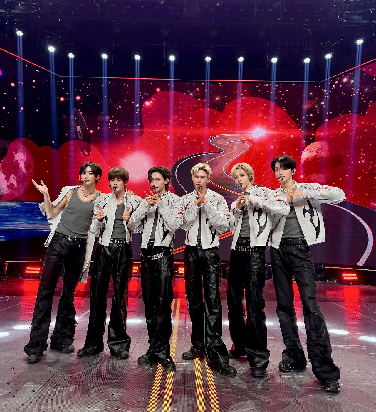 20250522엠카트위터공계가족사진