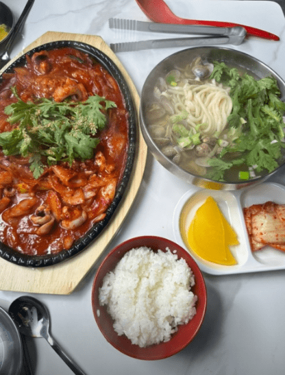 용운동 맛집 &quot;얼큰이칼국수와 쭈꾸미&quot; 음식