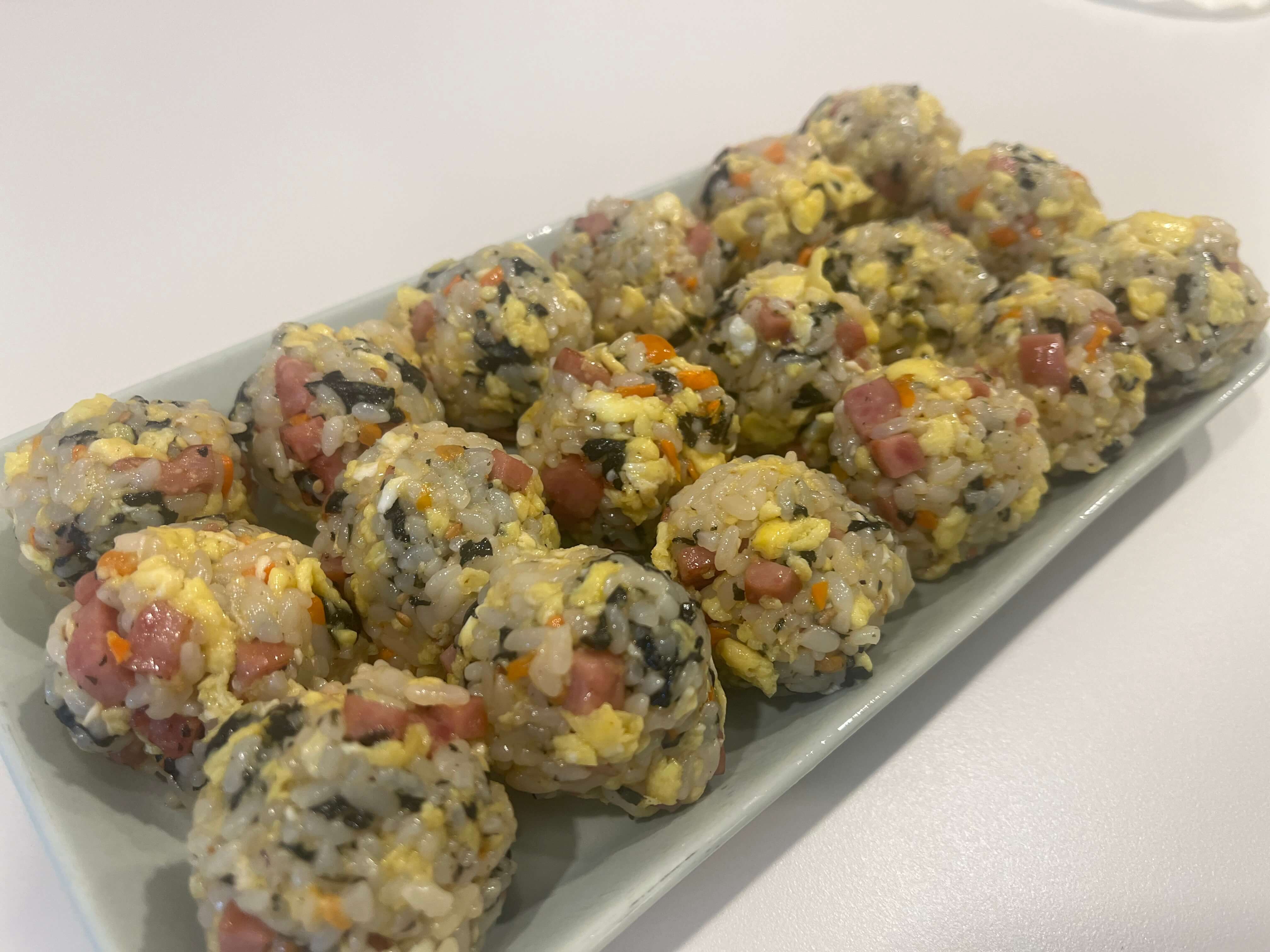 주먹밥_맛있게_만드는_법_동글동글_만든_주먹밥
