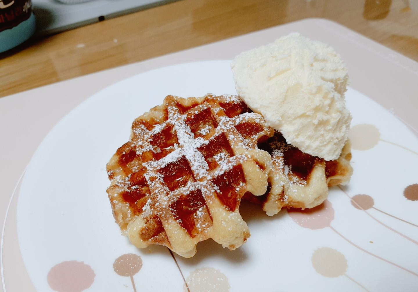  노브랜드 벨지언 와플과 메이플 시럽. 기대 이상으로 맛있었어요~ 추천!