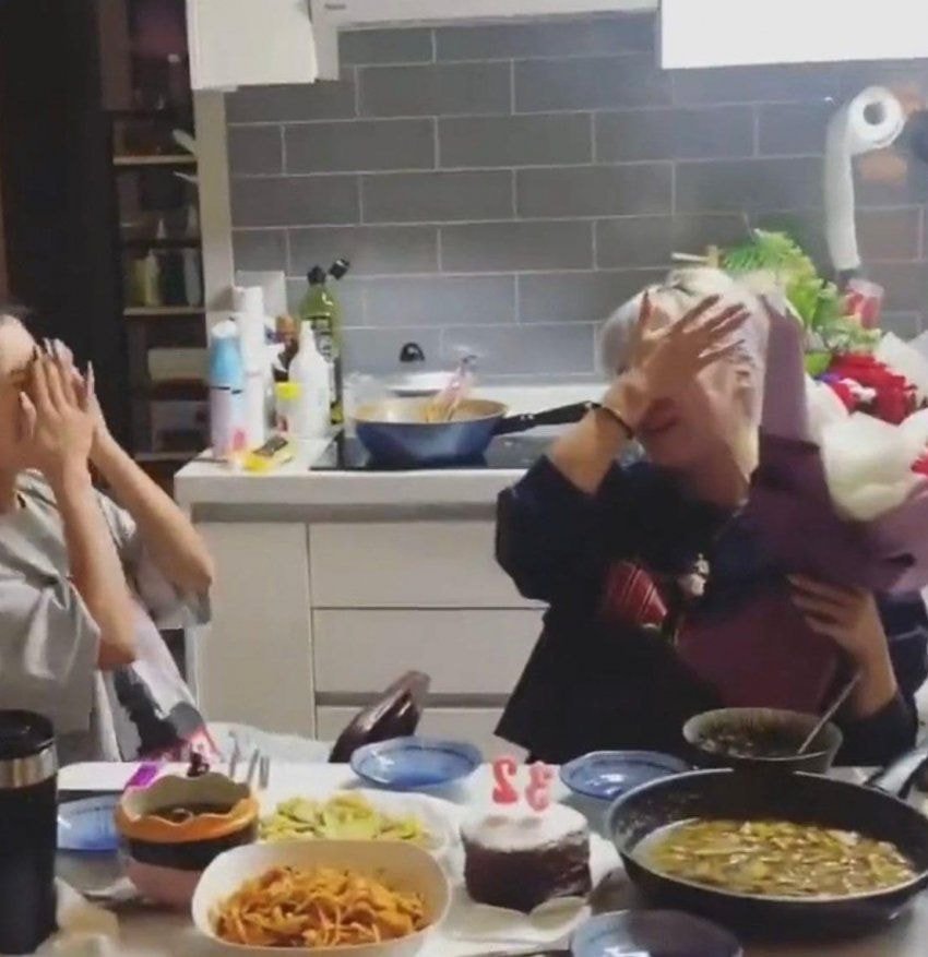  코카 앤 버터, 집에서 미역국 생파하는 쎈언니