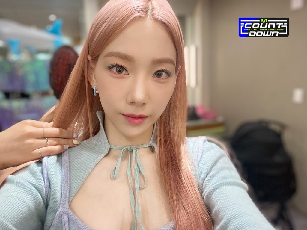  소녀시대 태연 WeekEnd 엠카 출연 사진 인스타그램 사진