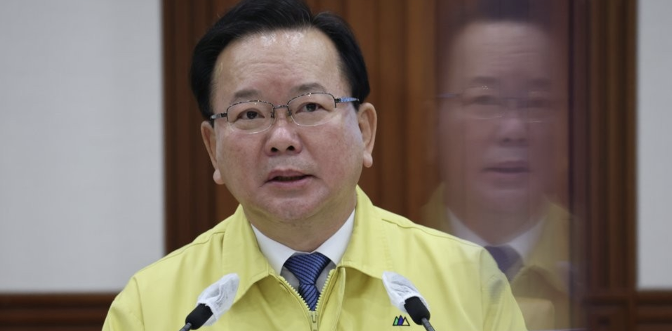  거리두기 2주 연장 | 백화점 대형마트도 백신패스 없인 못간다 | 사적모임 제한 연장